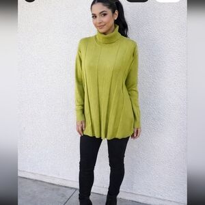 Womens JOSEPH A. Chartreuse Turtleneck Sweater With Long Sleeves, Size L